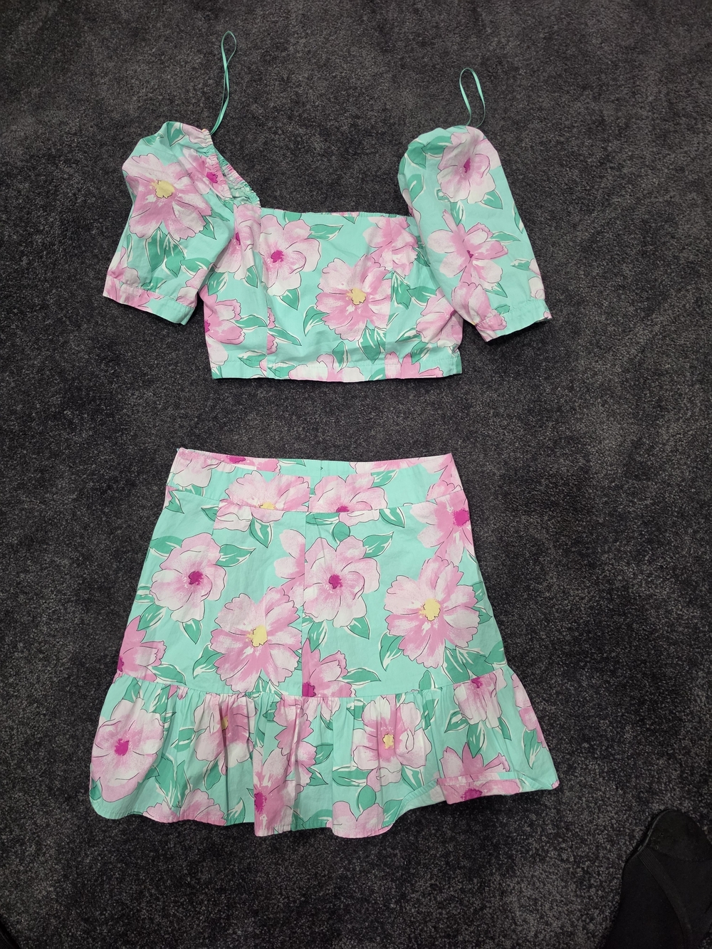 Gianni Bini Mint Green and Pink Floral Crop Top Set